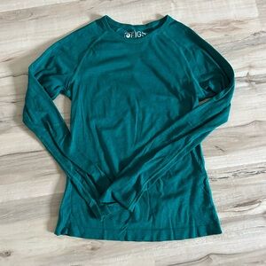 Figs Salta Seamless Underscrub Longsleeve Top in Hunter Green